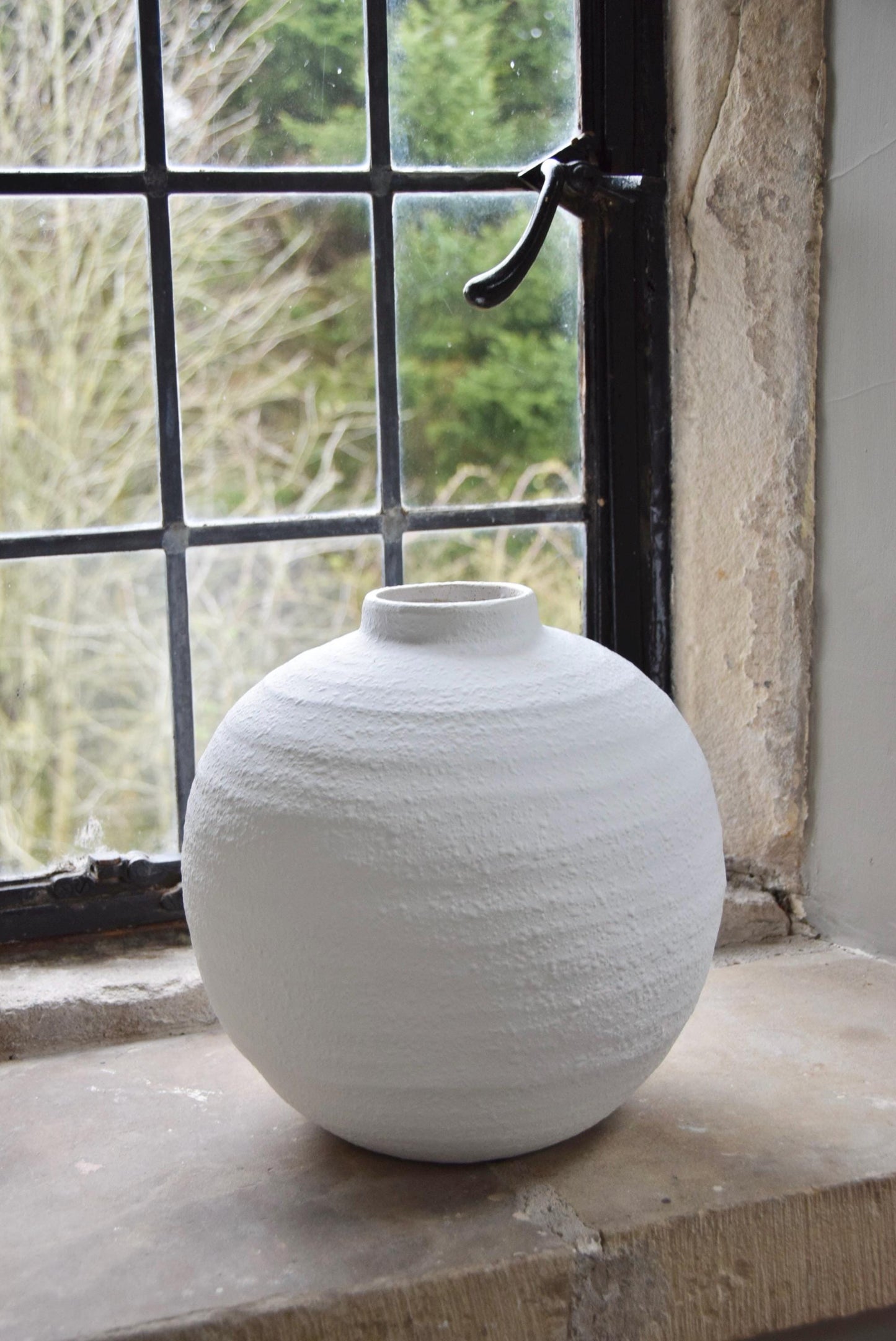 Matte White Sphere Vase – Ceramic Flower Vase | Minimalist Home & Hotel Decor